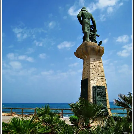 Homely Naufragos דירה