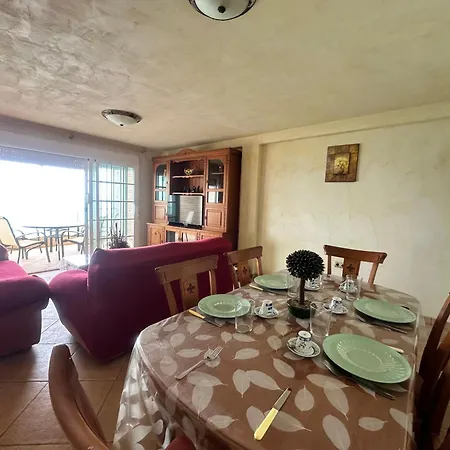 Homely Naufragos טורבייחה