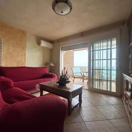 דירה Homely Naufragos טורבייחה