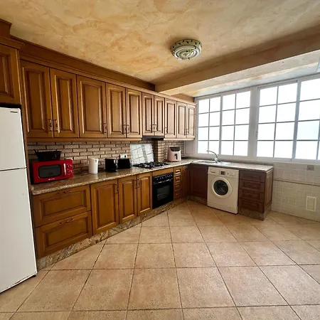 דירה Homely Naufragos טורבייחה