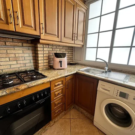 Homely Naufragos דירה טורבייחה