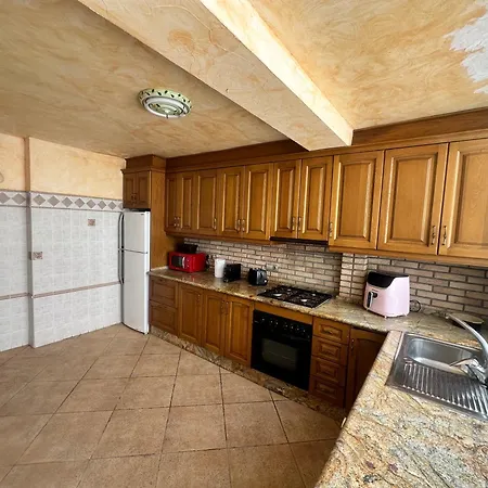 דירה Homely Naufragos טורבייחה