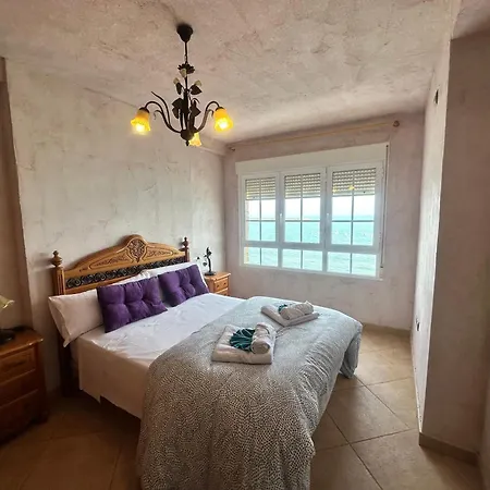 Homely Naufragos * טורבייחה