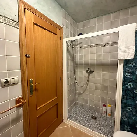 Homely Naufragos טורבייחה