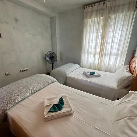 Homely Naufragos דירה
