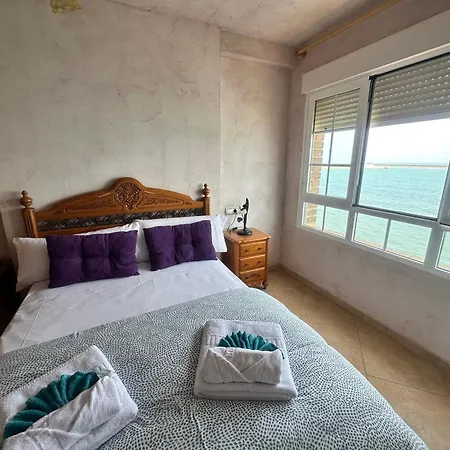 דירה Homely Naufragos *