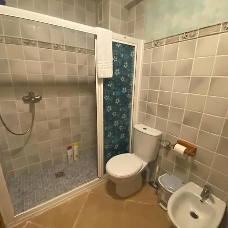 דירה Homely Naufragos טורבייחה